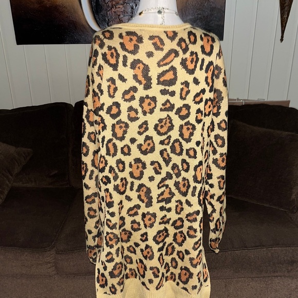 Lucky & Blessed • Women • Safari Design • Large • Brown/ Black •Tunic Sweater - Picture 13 of 16